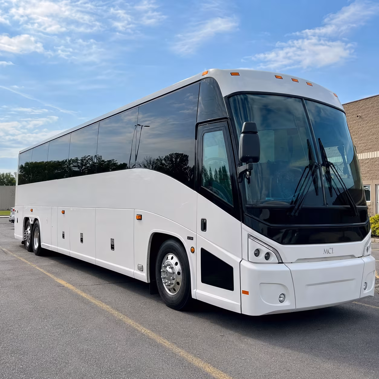 charter buses to the empower federal credit union amphitheater at lakeview