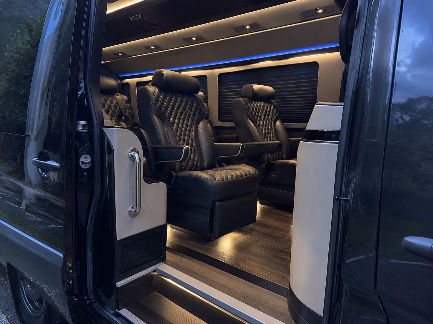 syracuse airport transportation onboard seating